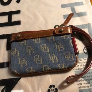 Dooney & Bourke Bags - Douney &bourke wallet Dooney & Bourke Bags - Douney &bourke wallet